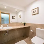 Apartment Alameda Ribeiro - T4 No Centro Historico -