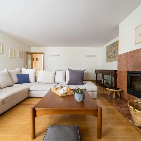 Alameda Ribeiro - T4 No Centro Historico -