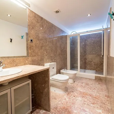 Alameda Ribeiro - T4 No Centro Historico - Брага