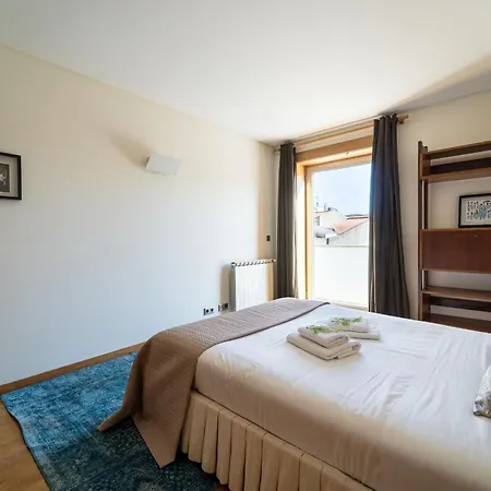 Apartment Alameda Ribeiro - T4 No Centro Historico - *