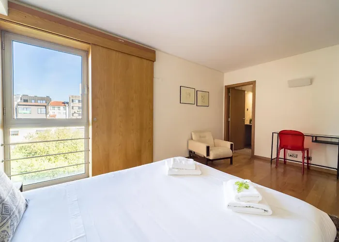 Alameda Ribeiro - T4 No Centro Historico - Appartement