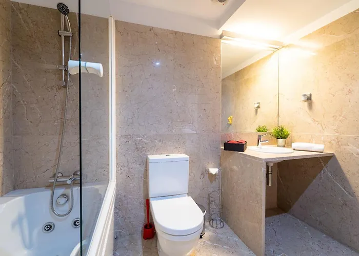 Alameda Ribeiro - T4 No Centro Historico - Appartement *