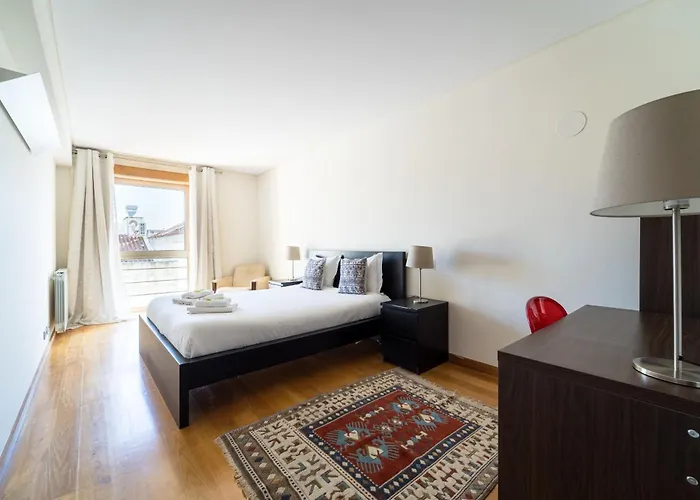 Appartement Alameda Ribeiro - T4 No Centro Historico -